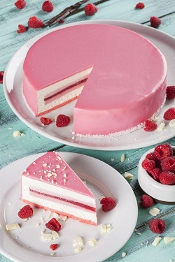 «Ванильно-малиновый» торт от «Сладкого десерта»