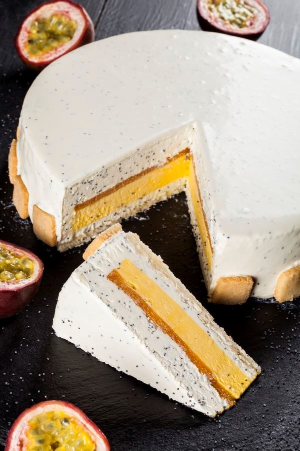 Торт «Манго-маракуйя» от «Сладкого экспресса»