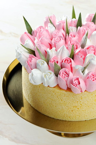 Мини-торт с тюльпанами кондитерской «Сладкий экспресс»