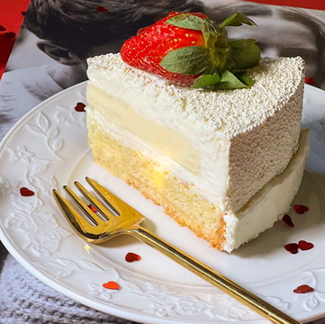 Ванильный десерт станет лучшим украшением стола. Будьте готовы к вопросам, каждый узнает у Вас, где найти такой торт на день рождения